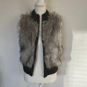 LOFT women’s Black Faux Fur Vest Size:XS/SP